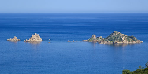 arbatax-la-guardia-costiera-salva-quattro-persone