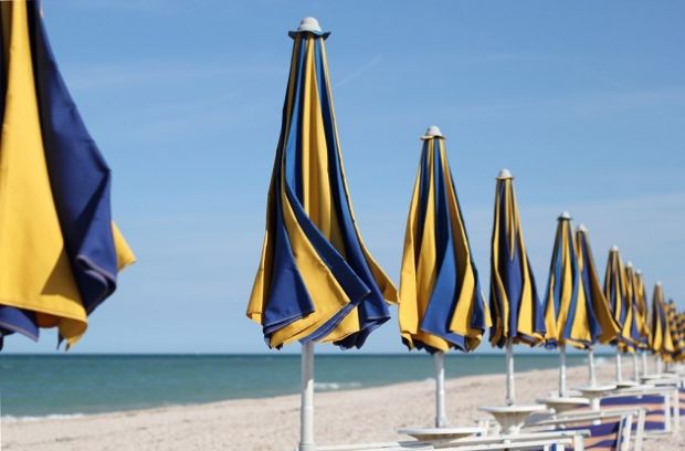 Ombrelloni "segnaposto" sequestrati a Santa Teresa di Gallura ombrelloni-and-quot-segnaposto-and-quot-sequestrati-a-santa-teresa-di-gallura