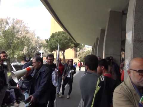 scade-mobilit-and-agrave-in-deroga-protesta-dei-lavoratori-sotto-viale-trento