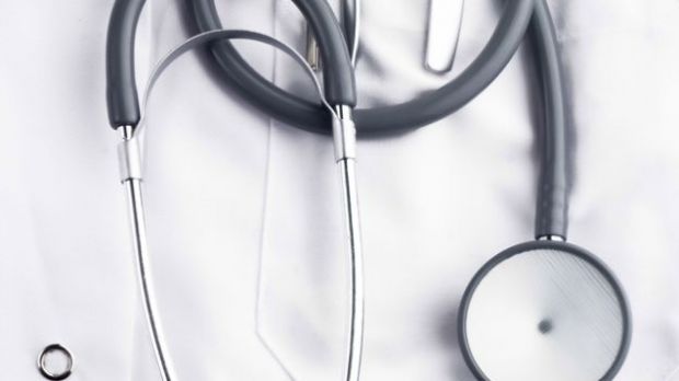 timbrava-il-cartellino-alla-asl-e-poi-lavorava-nel-centro-della-moglie-arrestato