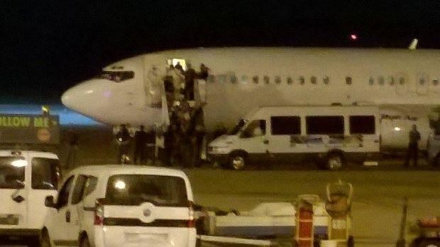 immigrazione-and-ldquo-no-alla-sardegna-vogliamo-il-nord-europa-and-rdquo-25-siriani-si-ribellano