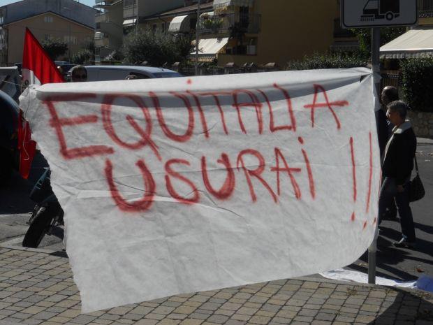 anti-equitalia-domani-catena-umana-antisfratto-ad-assemini