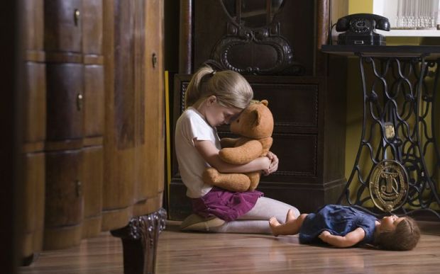 sestu-la-mamma-parte-al-nord-per-lavoro-bimba-di-9-anni-vive-sola-in-casa