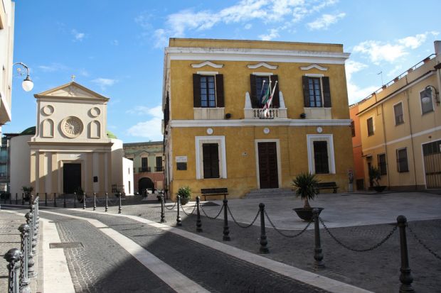 "Vogliamo una casa” and-quot-vogliamo-una-casa-and-rdquo-coppia-occupa-l-and-rsquo-ufficio-del-sindaco-a-monserrato