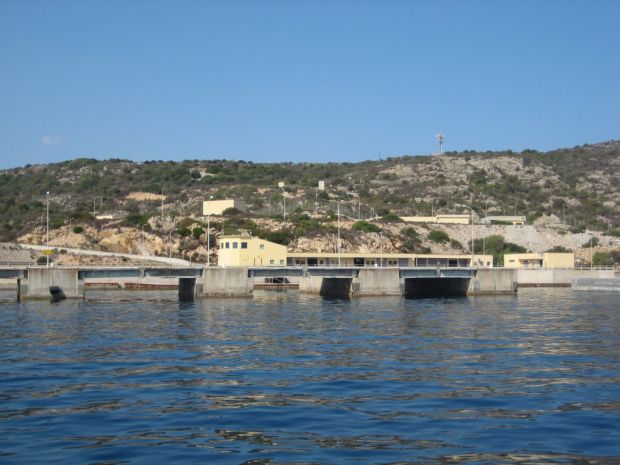 santo-stefano-blitz-dei-parlamentari-sardi-nel-deposito-d-and-rsquo-armi