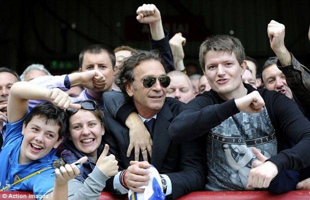 leeds-cellino-con-gli-ultras-in-trasferta