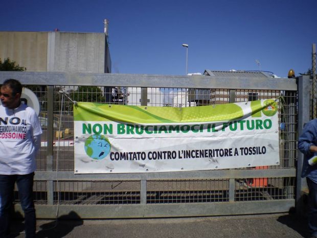 tossilo-and-ldquo-no-all-and-rsquo-inceneritore-and-rdquo-comitati-in-piazza