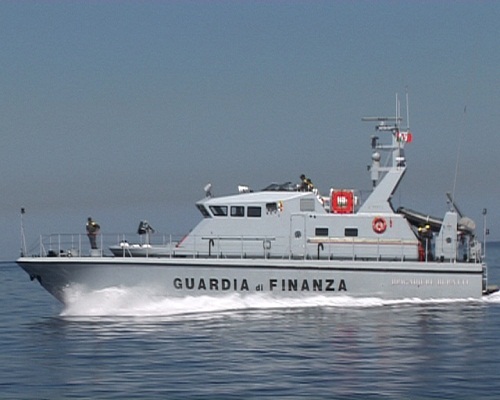 pesca-illegale-e-a-strascico-e-prodotti-ittici-scaduti-sanzioni-e-maxisequestro-di-reti