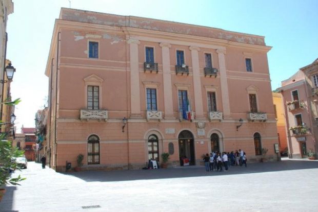 iglesias-funerali-e-lutto-cittadino-per-i-due-motociclisti-morti-domenica