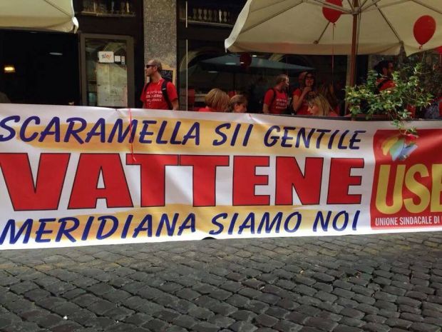 meridiana-sale-la-protesta-delle-magliette-rosse-davanti-al-ministero