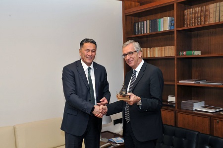 Commercio commercio-sardegna-guarda-al-kazakistan-l-and-rsquo-ipotesi-volo-diretto