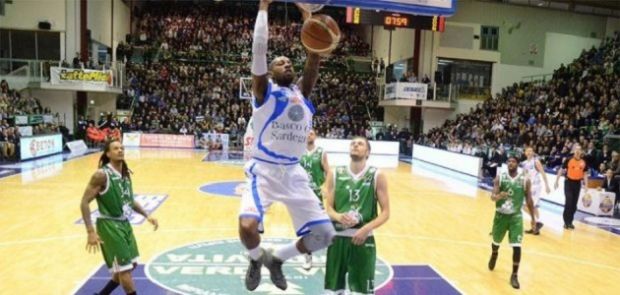 basket-unics-kazan-batte-la-dinamo-85-62