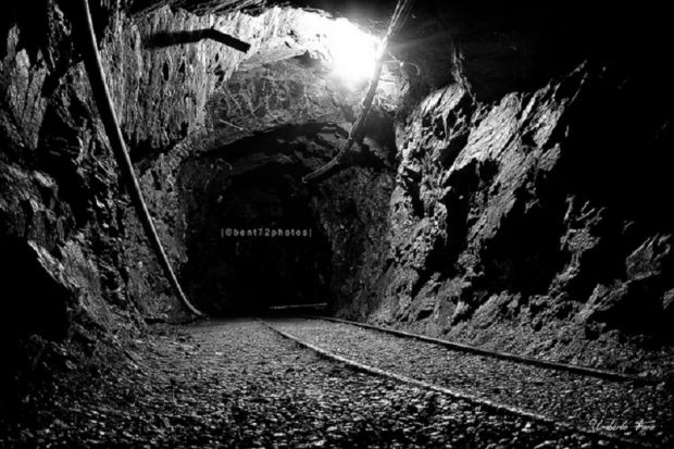 minatori-da-4-giorni-nel-pozzo-a-80-m-di-profondit-and-agrave-in-arrivo-i-colleghi-del-sulcis