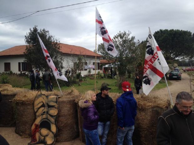 famiglia-spanu-sotto-sfratto-forcing-dei-carabinieri-2-posti-di-blocco