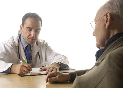 induceva-i-malati-di-alzheimer-a-farsi-curare-in-privato-in-manette-direttore-clinica-geriatrica