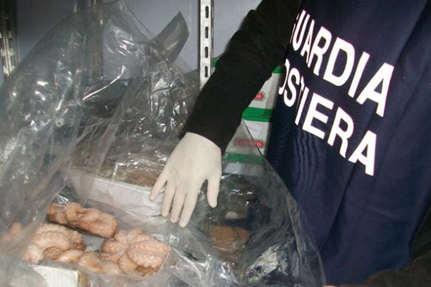 pesce-senza-etichetta-di-provenienza-multe-per-30mila-euro-a-due-commercianti