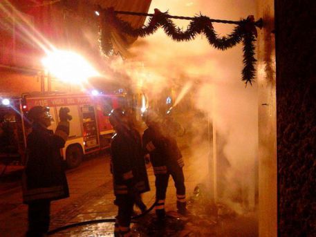 villanova-incendiato-il-ristorante-royal-evacuato-un-appartamento