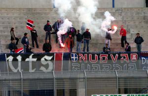 Lanciò bomba carta, Daspo di 3 anni per ultrà della Torres lanci-and-ograve-bomba-carta-daspo-di-3-anni-per-ultr-and-agrave-della-torres