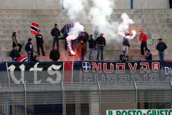 Lanciò bomba carta lanci-and-ograve-bomba-carta-daspo-di-3-anni-per-ultr-and-agrave-della-torres