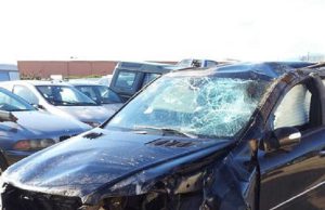 ubriaco-semina-il-panico-col-suv-esce-di-strada-si-ribalta-e-l-and-rsquo-auto-va-a-fuoco-2-feriti