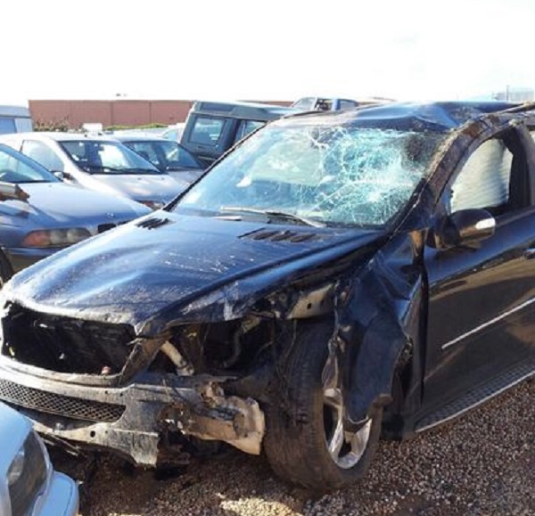 ubriaco-semina-il-panico-col-suv-esce-di-strada-si-ribalta-e-l-and-rsquo-auto-va-a-fuoco-2-feriti