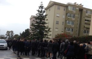 and-ldquo-no-alla-droga-and-rdquo-centinaia-di-persone-alla-processione-tra-is-mirrionis-e-san-michele