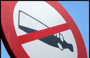 Protesta contro basi militari, vietata la vendita di bevande in vetro durante la manifestazione protesta-contro-basi-militari-vietata-la-vendita-di-bevande-in-vetro-durante-la-manifestazione