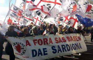 "No basi”, corteo di protesta con musica in limba: basta bombe in Sardegna and-quot-no-basi-and-rdquo-corteo-di-protesta-con-musica-in-limba-basta-bombe-in-sardegna