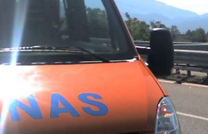 mezzo-pesante-fermo-per-guasto-sulla-carreggiata-traffico-chiuso-sulla-130