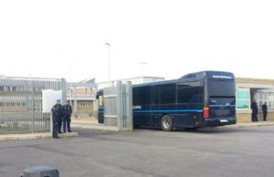 Uta, polemiche nel nuovo carcere: “Anche educatori dietro le sbarre” uta-polemiche-nel-nuovo-carcere-and-ldquo-anche-educatori-dietro-le-sbarre-and-rdquo