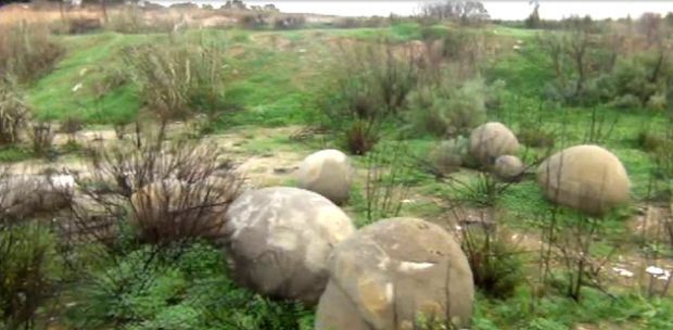sfere-di-pietra-preistoriche-scoperte-in-una-discarica-video-e-foto