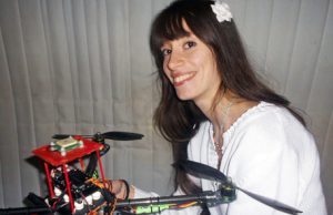 noemi-salaris-22-anni-sarda-imprenditrice-nella-vita-costruisce-e-conduce-droni