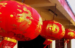 blitz-dei-nas-in-negozi-cinesi-sequestrati-giocattoli-luminarie-e-cosmetici