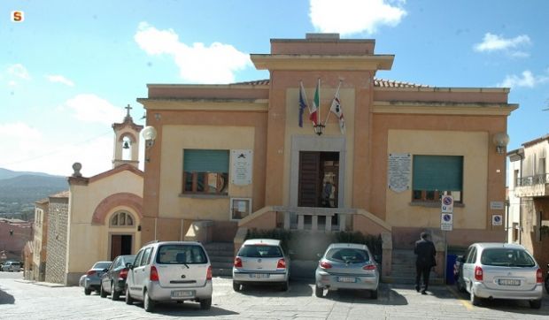 il-sindaco-ragnedda-ritira-le-deleghe-agli-assessori-e-azzera-la-giunta-di-arzachena