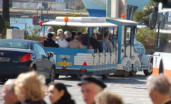castello-e-monte-urpinu-dal-1-gennaio-le-corse-del-and-ldquo-trenino-lillipuziano-and-rdquo