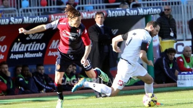 Prima vittoria del Cagliari al Sant'Elia sul Cesena prima-vittoria-del-cagliari-al-sant-elia-sul-cesena