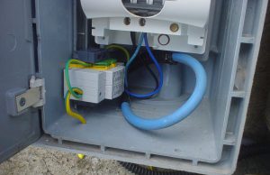 carbonia-ruba-energia-elettrica-alla-nipote-pensionato-nei-guai