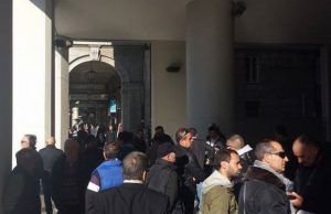 Consorzio bonifica, 200 lavoratori stagionali a rischio. Protesta in via Roma contro i tagli consorzio-bonifica-200-lavoratori-stagionali-a-rischio-protesta-in-via-roma-contro-i-tagli