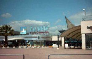 Rissa e sassaiola nei parcheggi di Le Vele: tre feriti. Fermati 3 immigrati rissa-e-sassaiola-nei-parcheggi-di-le-vele-tre-feriti-fermati-3-immigrati