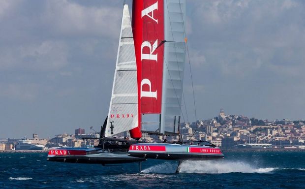 luna-rossa-oracle-e-new-zealand-i-big-a-cagliari-per-le-world-series-di-america-and-rsquo-s-cup