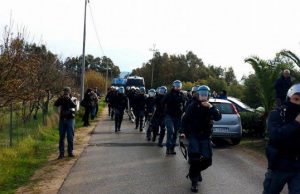 Oristano, sfratto Spanu: pronto sit-in sotto Tribunale. “Siamo con chi si oppose pacificamente allo sfratto” terminato-il-blitz-di-arborea-cento-agenti-per-allontanare-una-famiglia