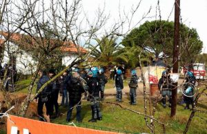 famiglia-spanu-attivista-rischia-l-and-rsquo-arresto-camion-del-nuovo-proprietario-gi-and-agrave-sul-posto