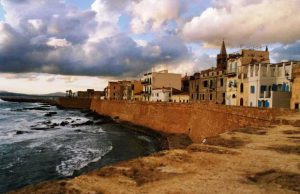 alghero-40enne-precipita-dai-bastioni-volo-di-10-metri