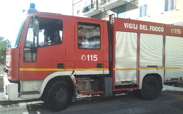 incendio-distrugge-il-motorhome-della-honda