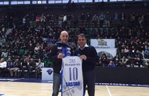 Bagno di folla e ovazione per Zola a Sassari bagno-di-folla-e-ovazione-per-zola-a-sassari