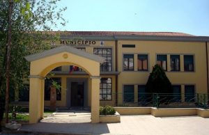 Gli alunni iscritti non bastano chiude una scuola. Mamme occupano consiglio comunale gli-alunni-iscritti-non-bastano-chiude-una-scuola-mamme-occupano-consiglio-comunale