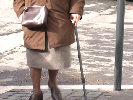 ogni-anno-mille-fratture-al-femore-in-sardegna-la-guida-per-proteggere-le-ossa