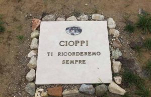 In una collina di Selargius il cimitero di cani e gatti in-una-collina-di-selargius-il-cimitero-di-cani-e-gatti