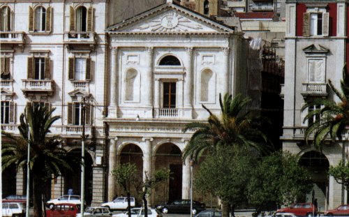 rifiuta-di-confessarlo-frate-aggredito-in-via-roma