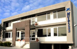 vertenza-multiss-operai-con-taniche-di-benzina-davanti-alla-sede-di-predda-niedda